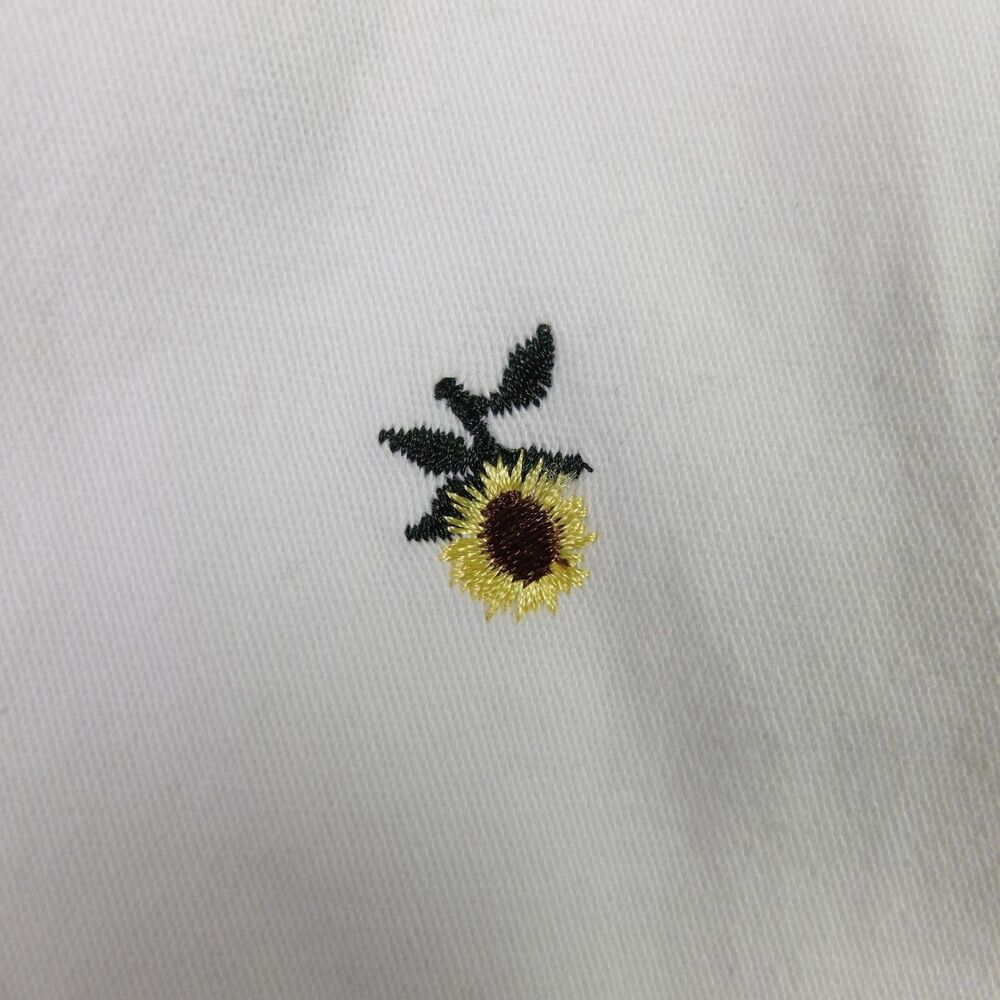 Tinseltown White Sunflower Embroidered Mini Skirt Size Medium NWT - Picture 6 of 6